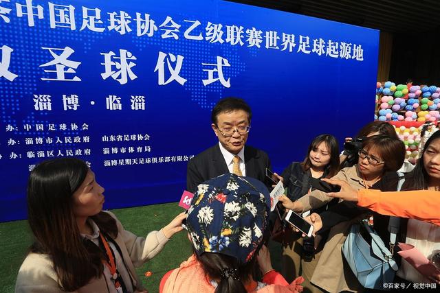 G联赛场均11.6分6篮板！湖人官宣与克里斯·马农签下一份双向合同